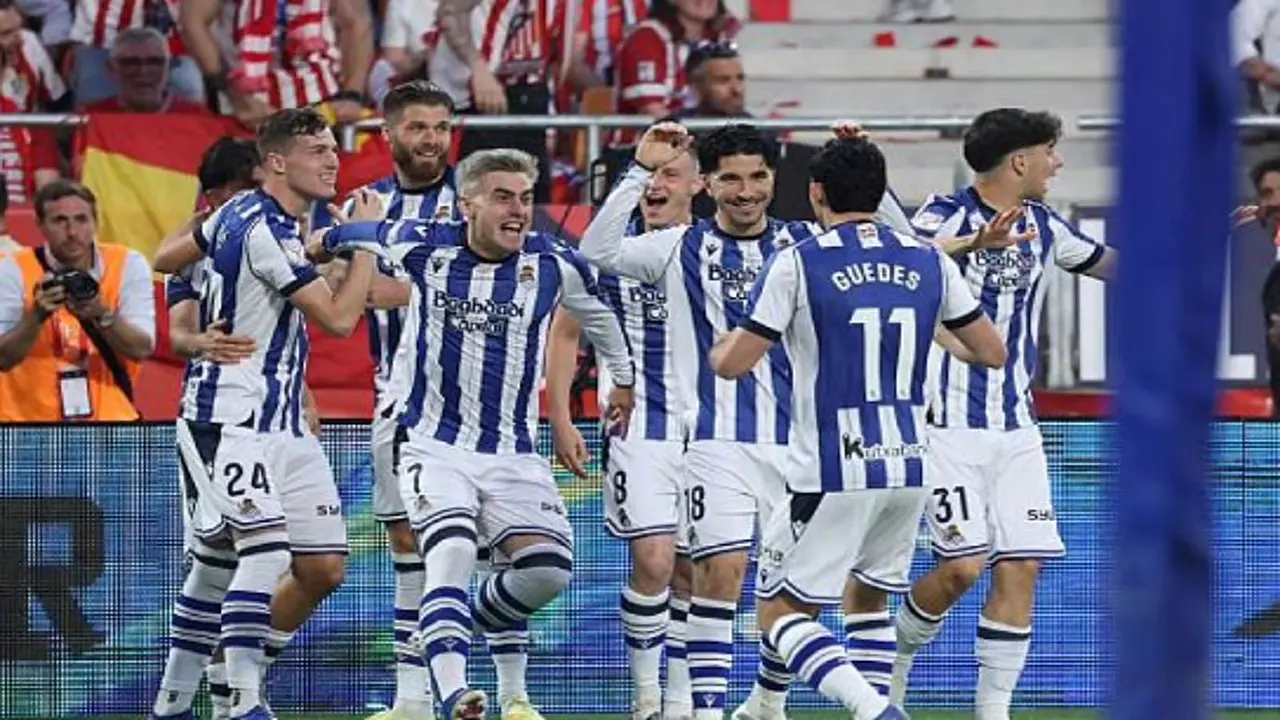 ريال سوسيداد يتوج بطلاً لكأس ملك إسبانيا بعد فوزه على أتلتيكو مدريد